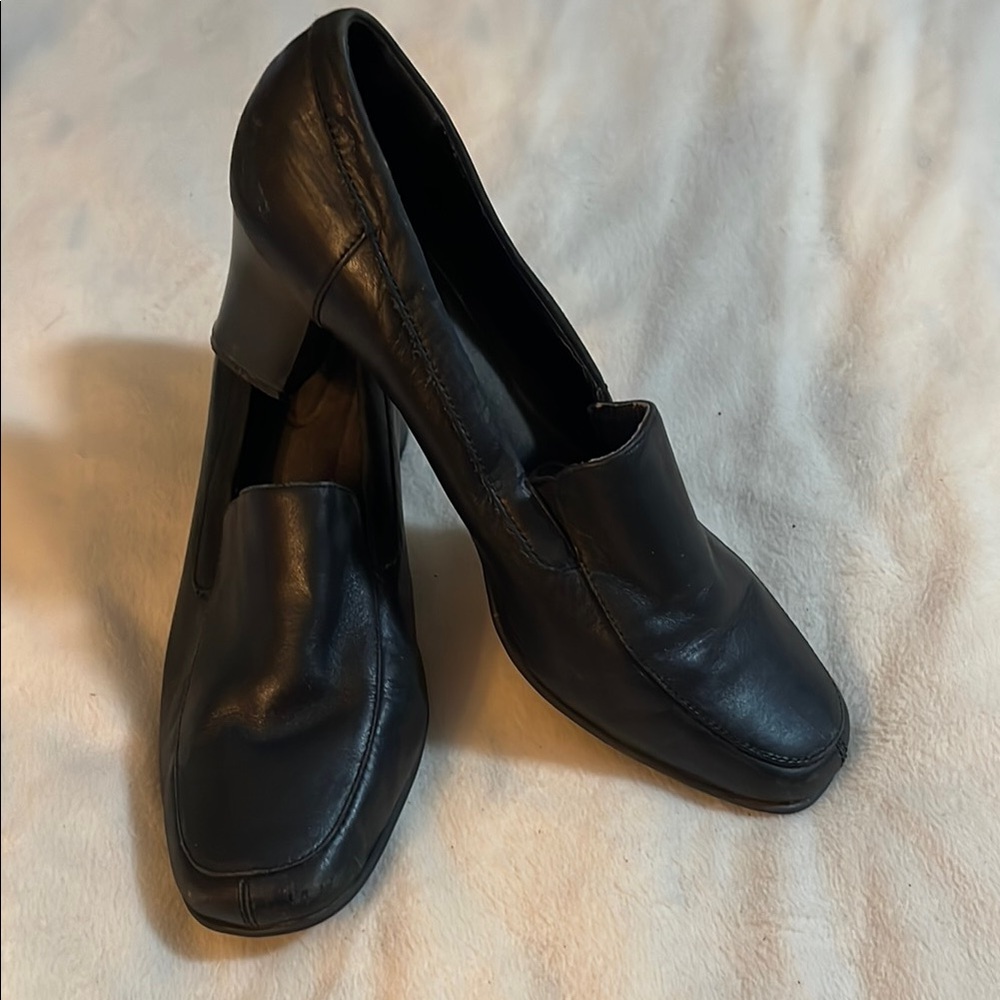 Kohl's Black Leather Women’s  Classic Slip-On Dress Shoes